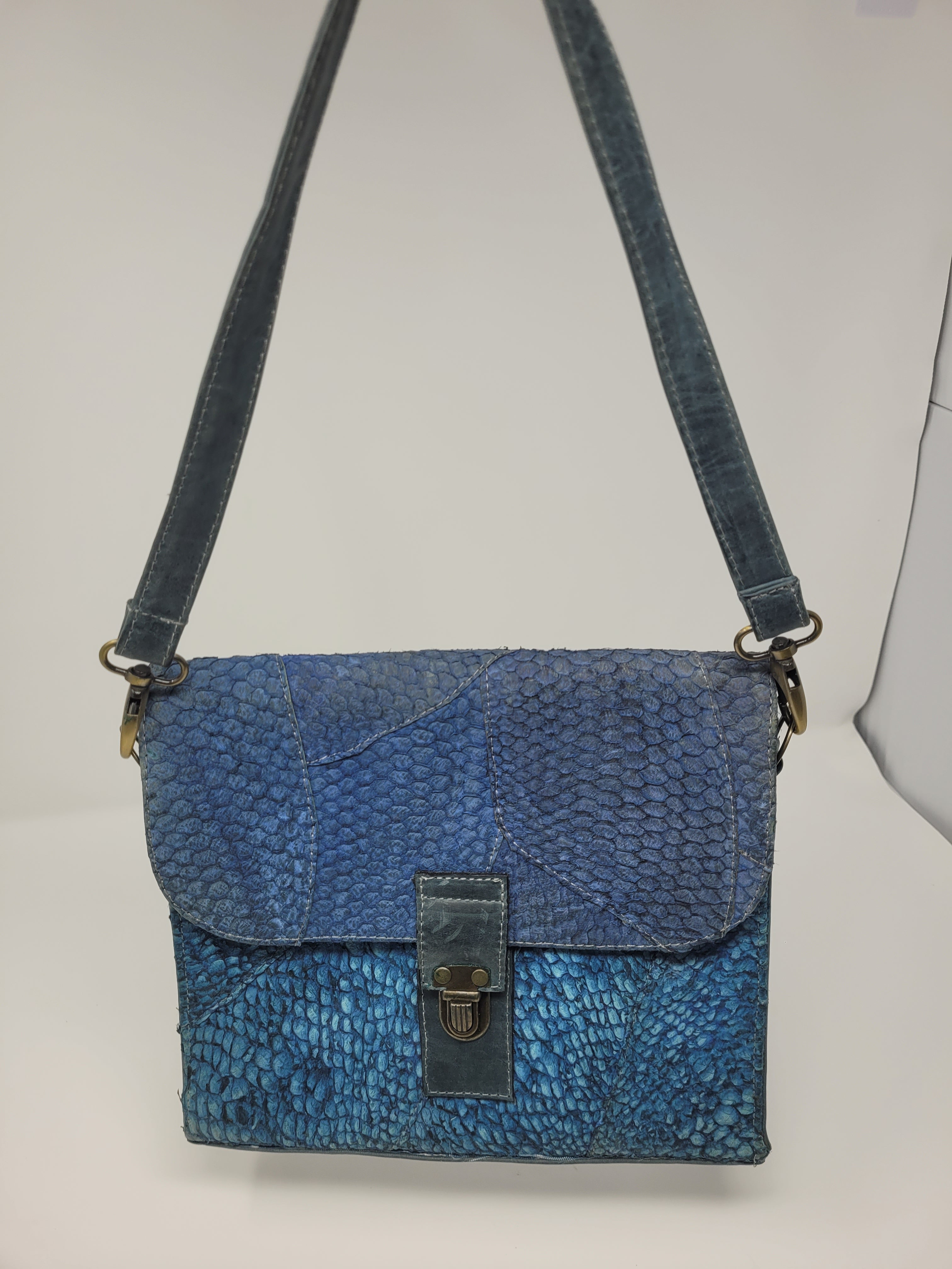 Women Fish Skin Purse | Cartera Para Dama Hecha de Piel de Pescado